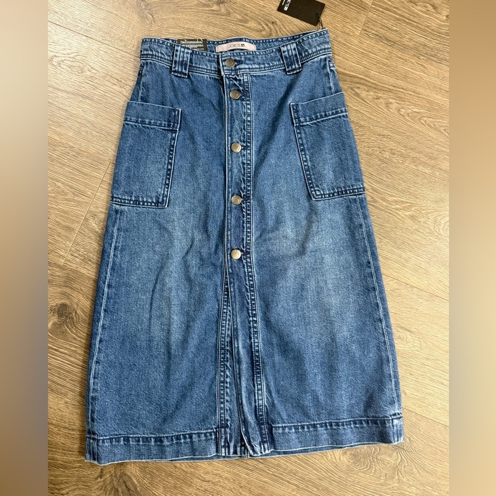 *NWT* Joe’s Jeans Cargo Denim Midi Skirt
In Warsaw